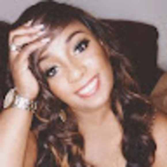 Meet your Posher, Katina - Picture 1 of 1